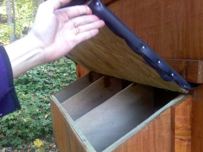 Garden Coop Modification: Egg/Nest Boxes with Accessible lid